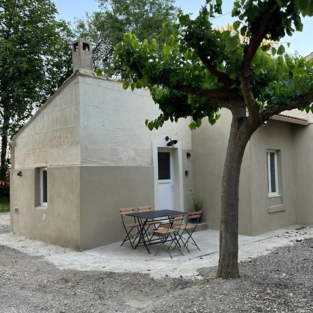 Mazet En Campagne Appartement Arles Buitenkant foto