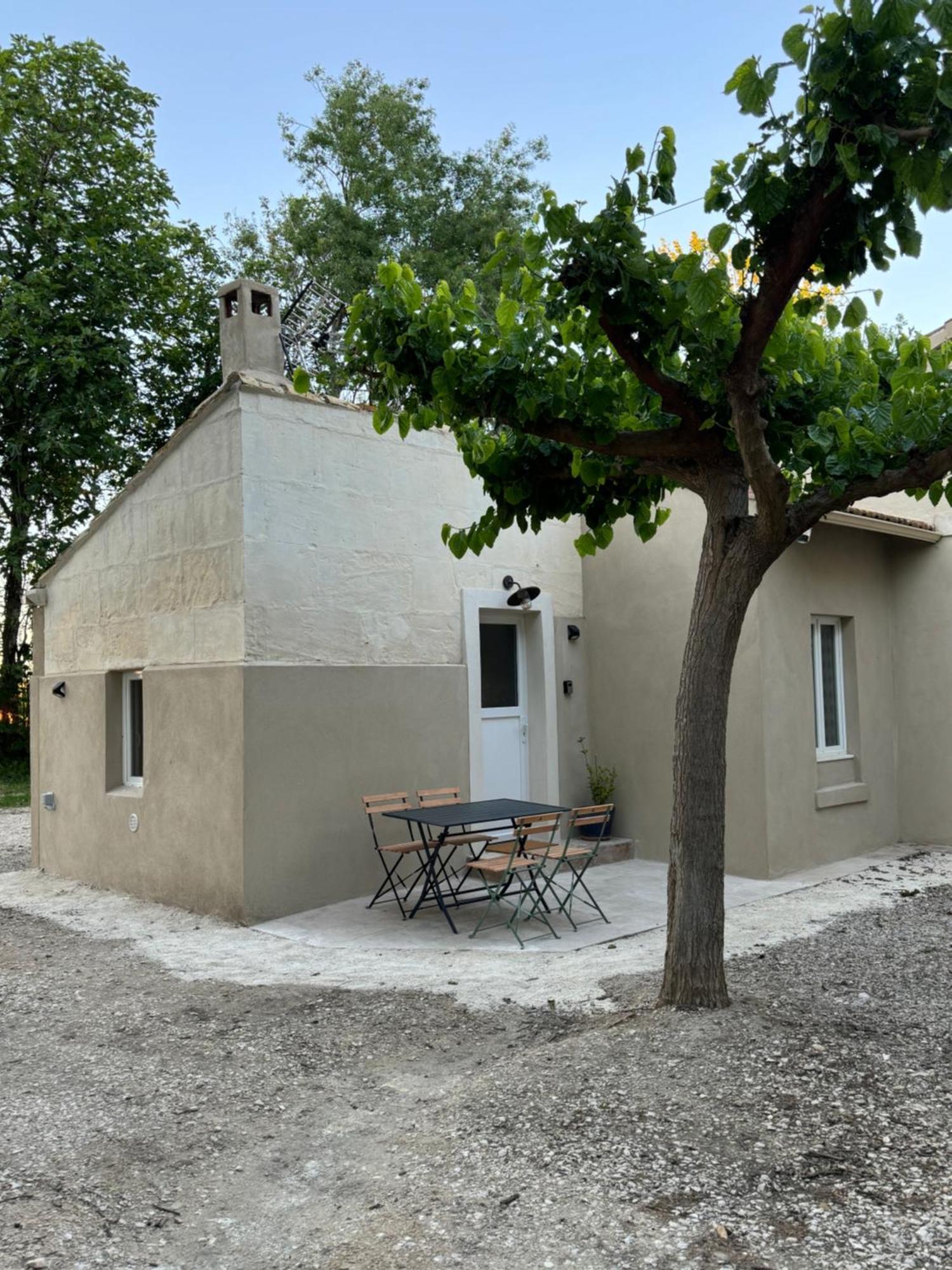 Mazet En Campagne Appartement Arles Buitenkant foto